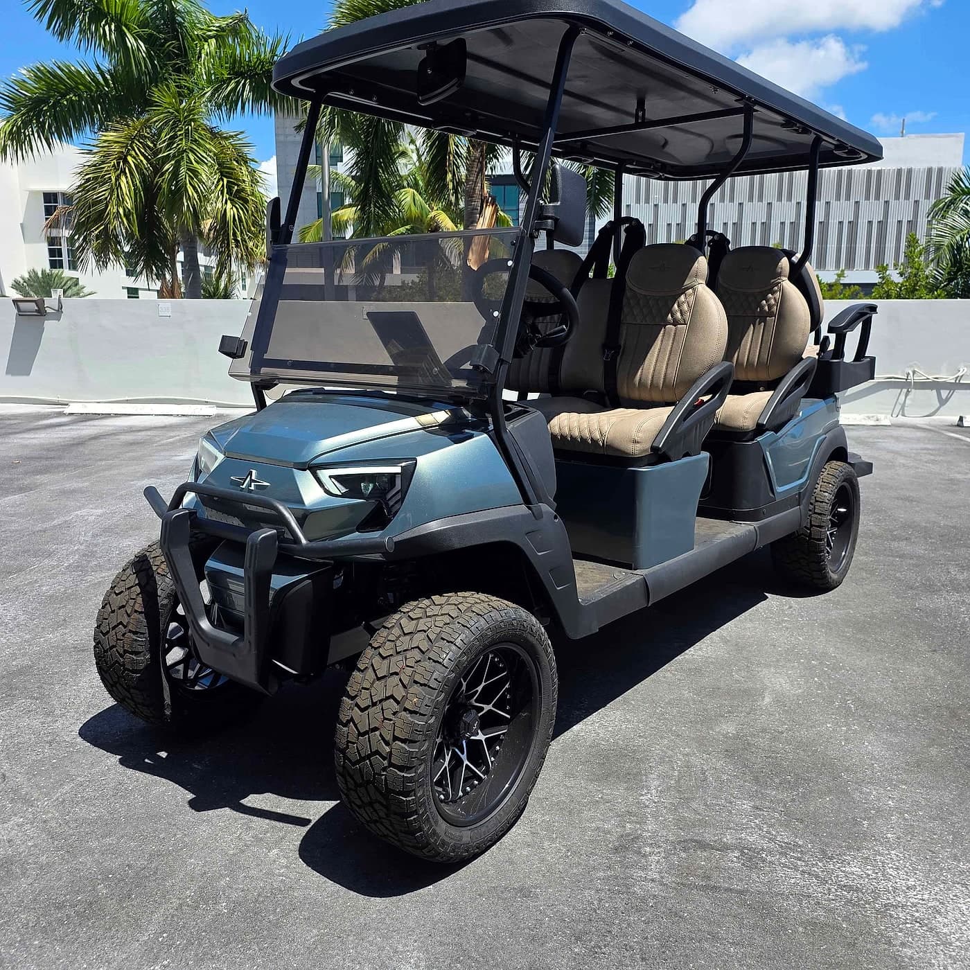 2026 Atlas 6-Passenger Lifted — Lithium — Gunmetal